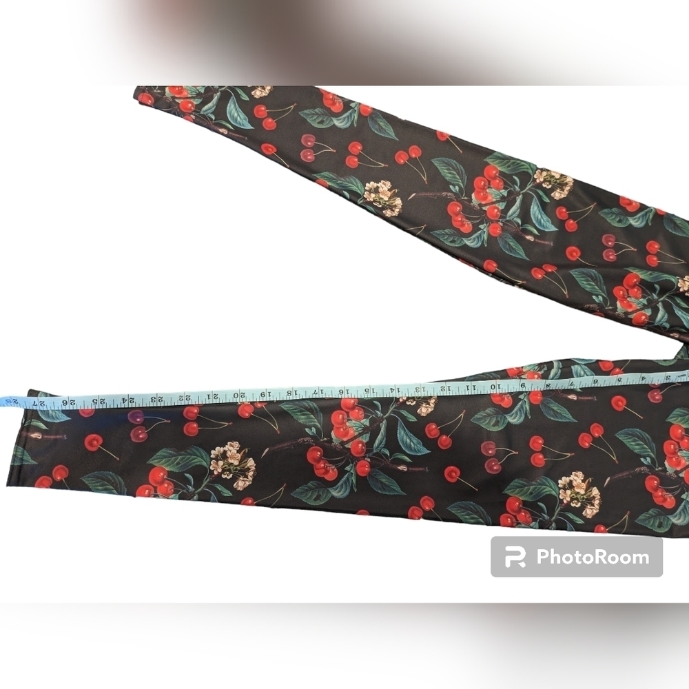 BLACKMILK Wild Cherry MF Leggings Size XS - Picture 2 of 7